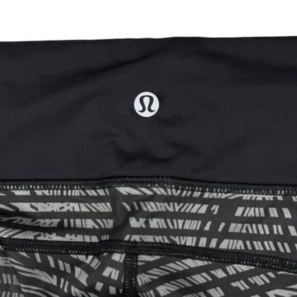 LULULEMON Run: Top Speed Crop Full-On Luxtreme Sz 4 Stripe Play Slate Black - Picture 8 of 9